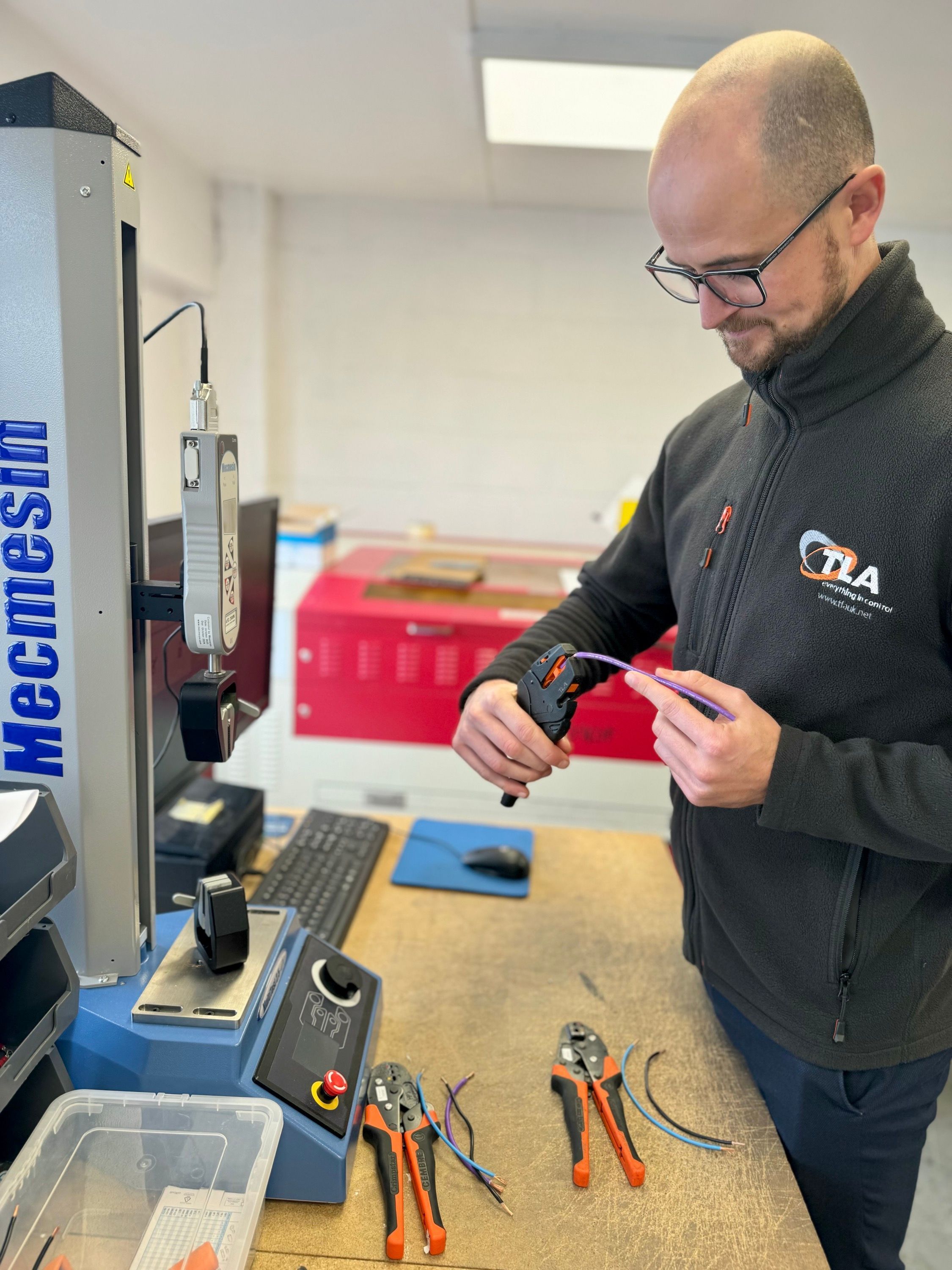 Our hand crimping tool calibration service