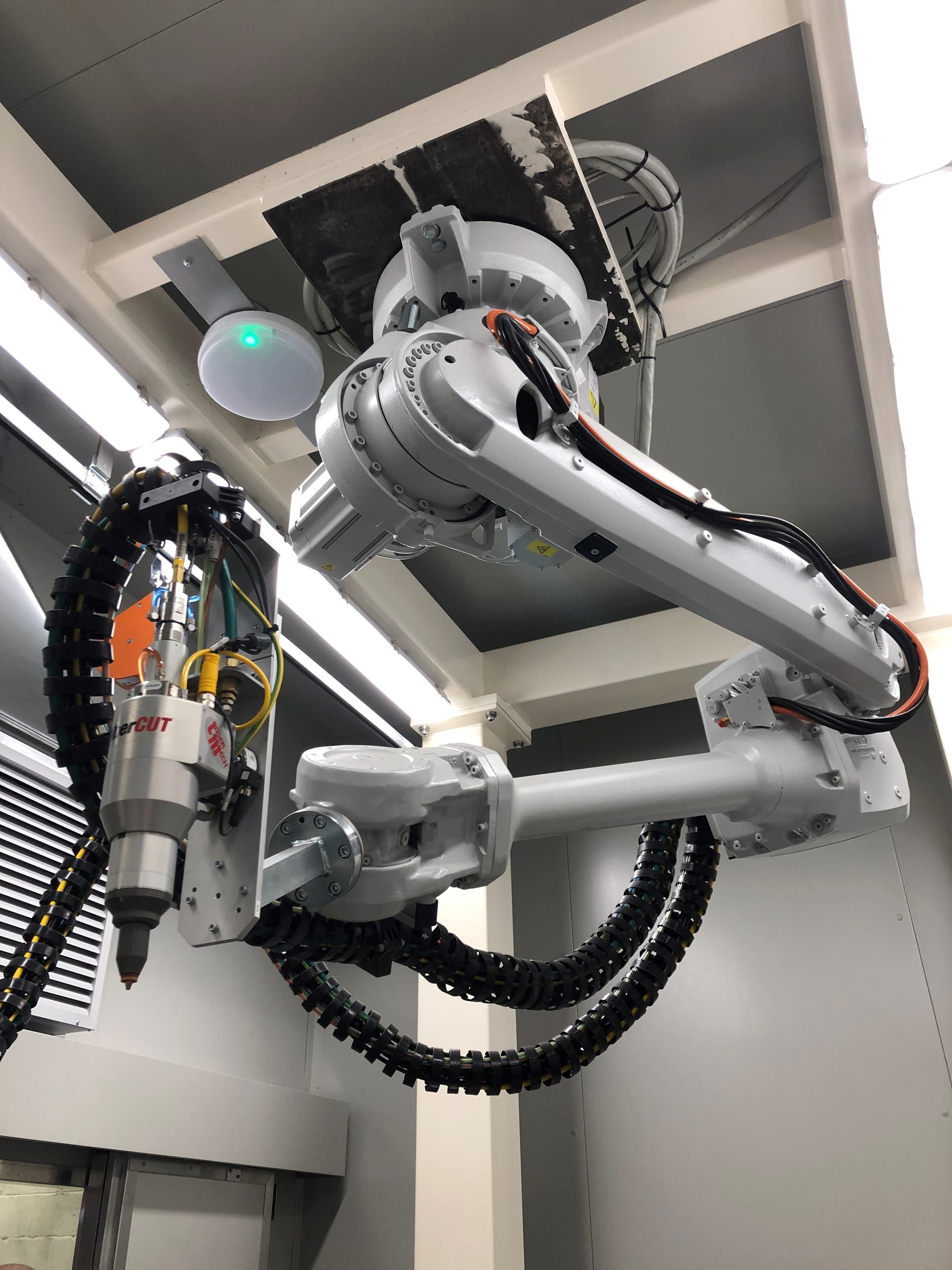 TLA Modifications Centre Laser Robot